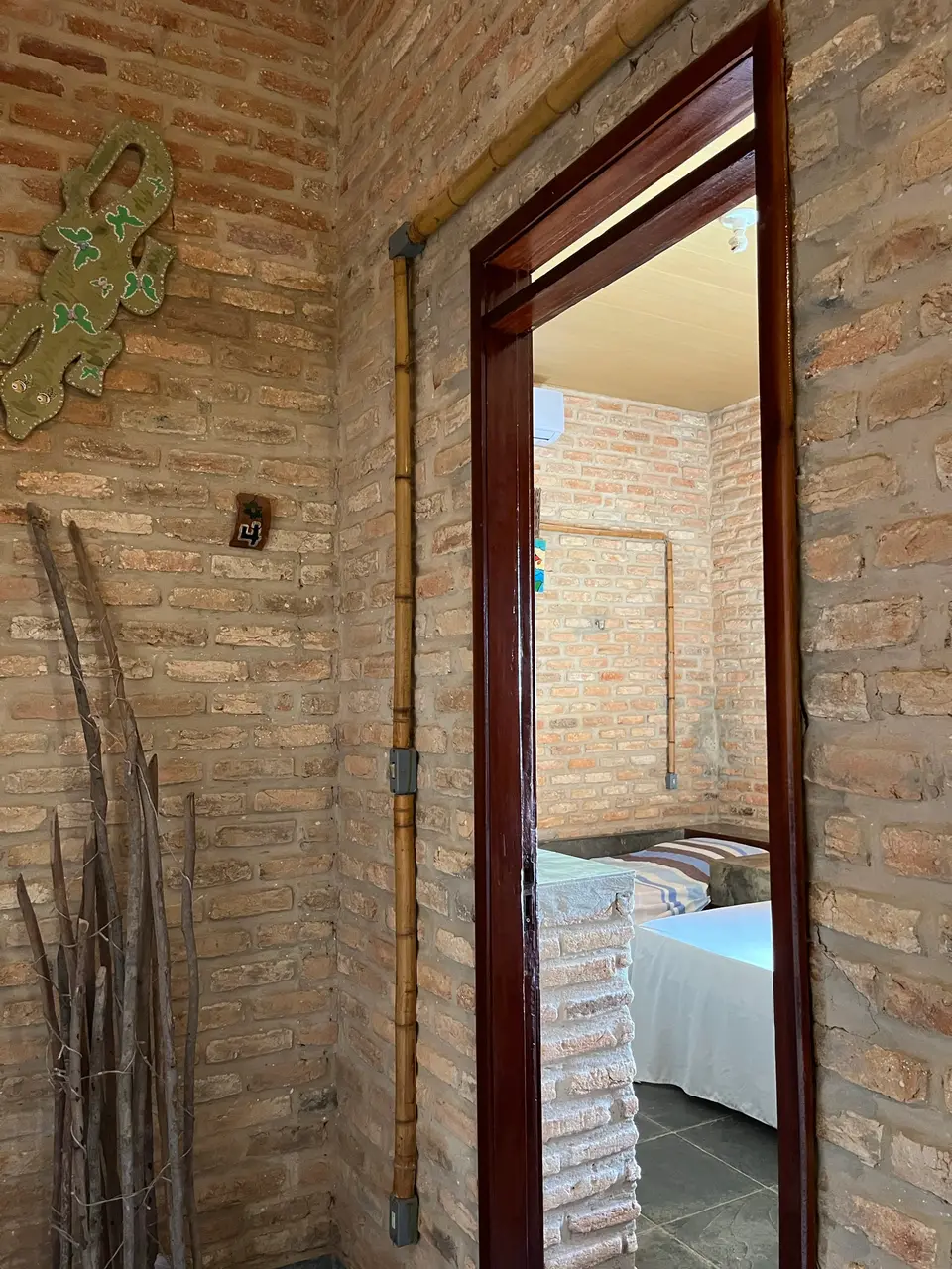 Quarto 4 — detalhe da suíte