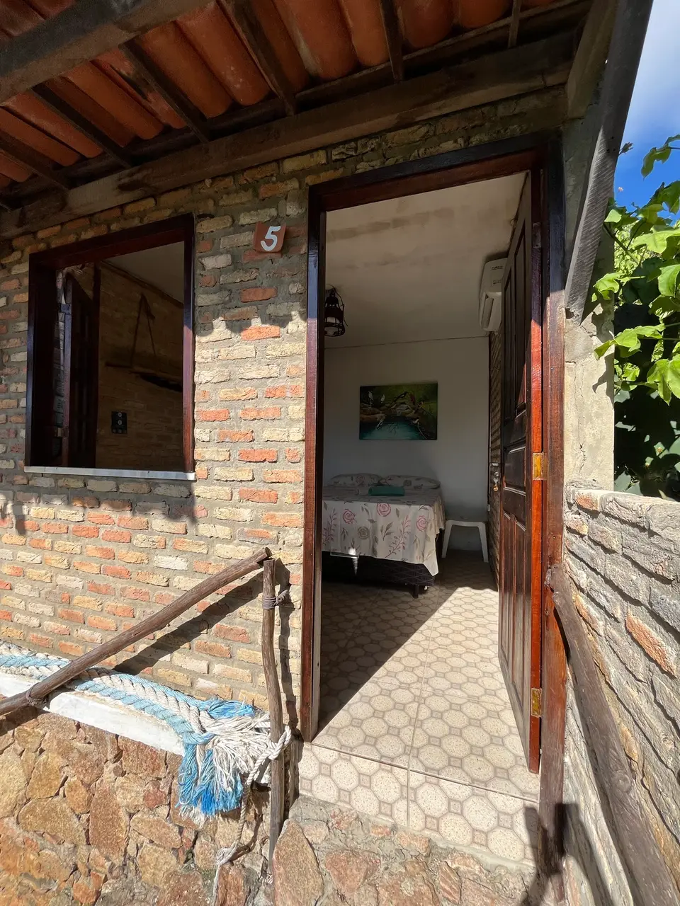 Quarto 5 — detalhe da suíte