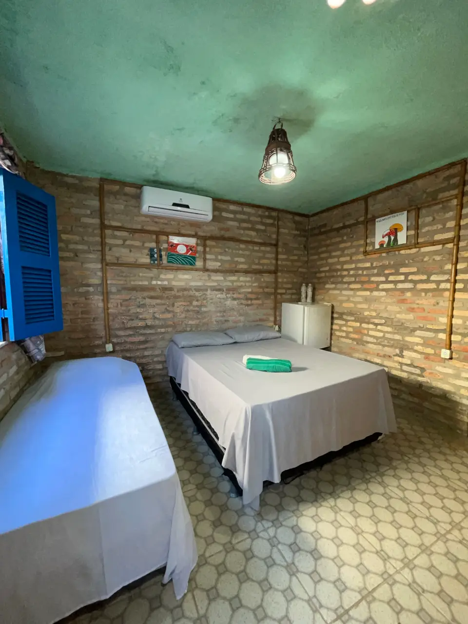 Quarto 8 — vista geral da suíte